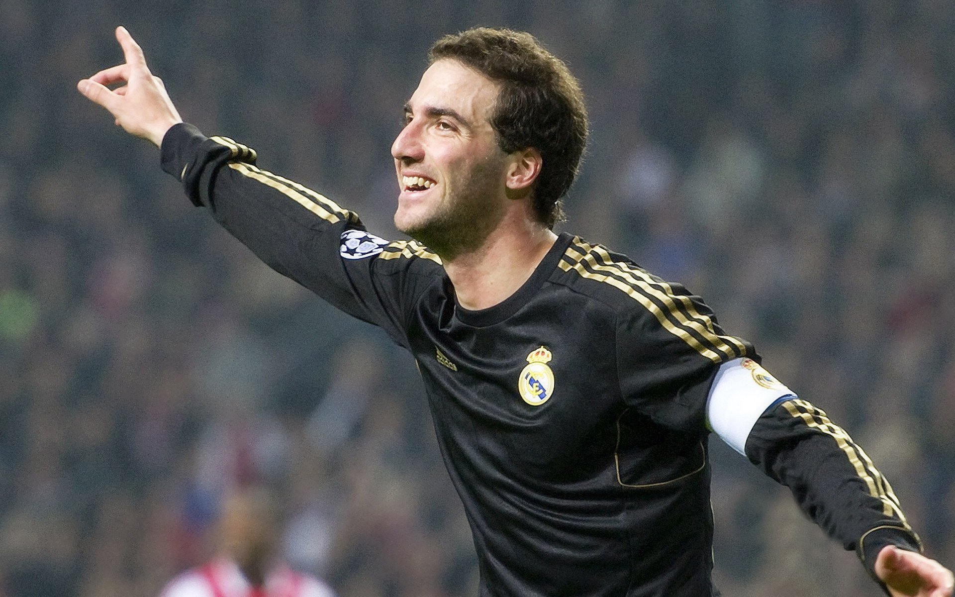 “意甲追分战火升级，冠军宝座争夺激烈”，意甲战绩积分